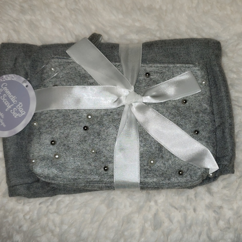 🔥🔥Women's Scarf and Cosmetics Bag